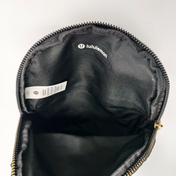 Lululemon All Night Festival Bag 2L - Picture 6 of 7